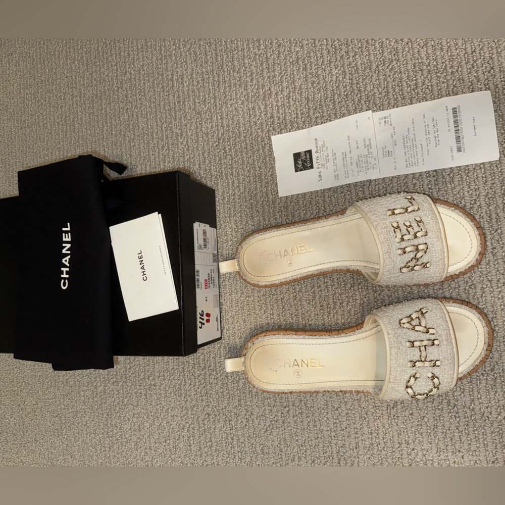 Chanel 21P white mules preowned size 41